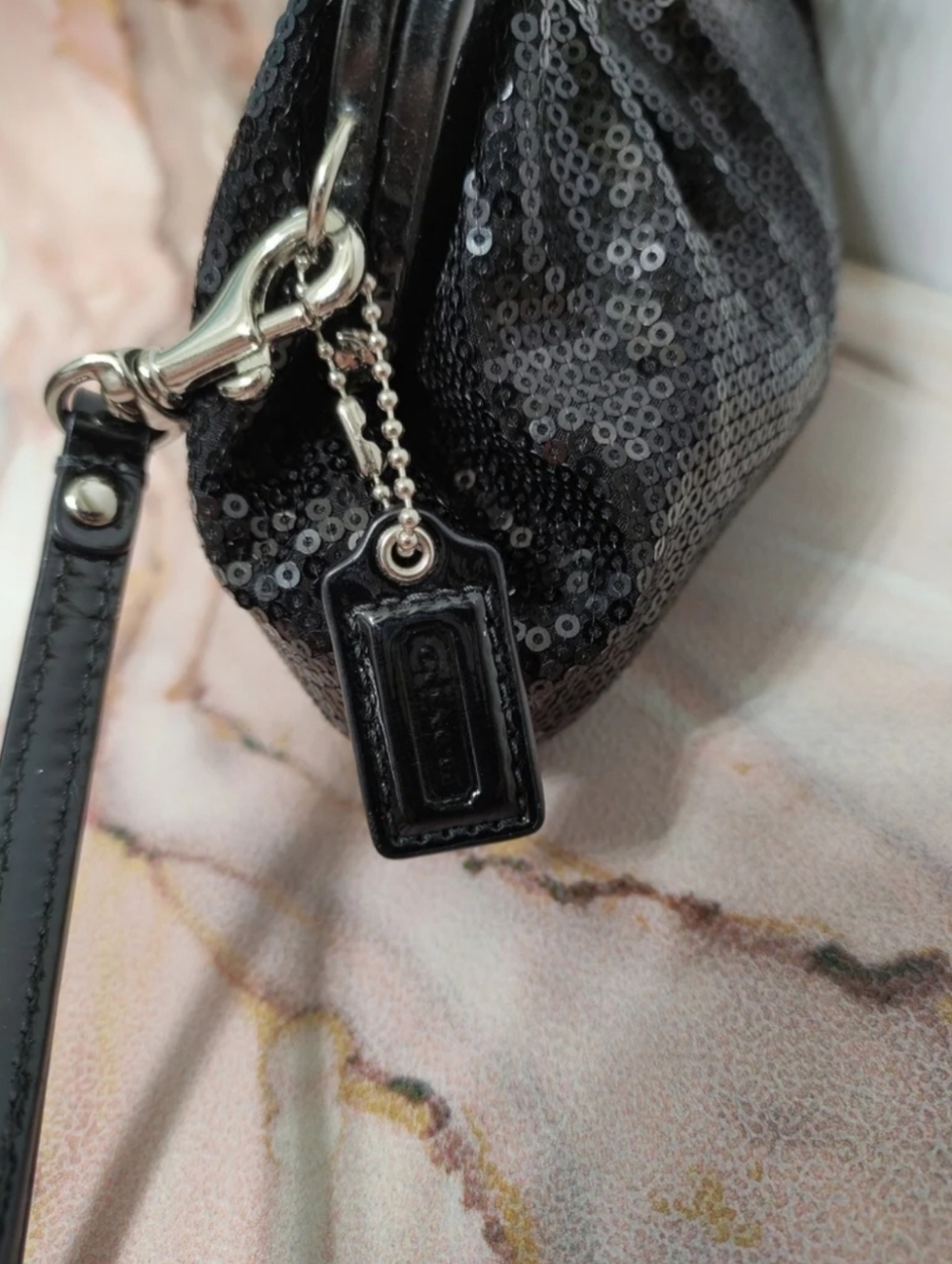 Coach 44475 Julia Limited Edition Black Sequin Kisslock Clutch Black READ - Picture 4 of 9